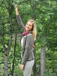 Strickjacke LILIE in Grau/Beere – Ansicht 2